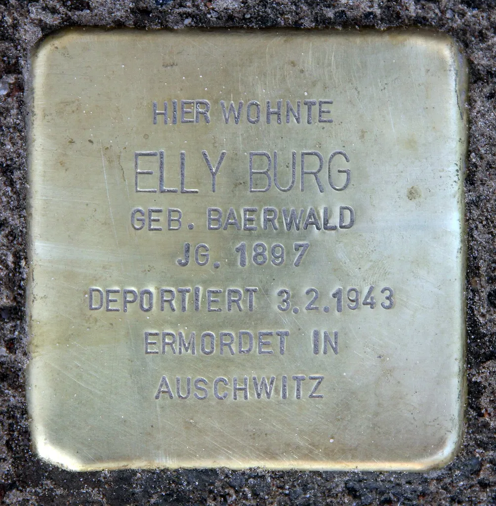 Stolperstein dedicated to Elly Burg