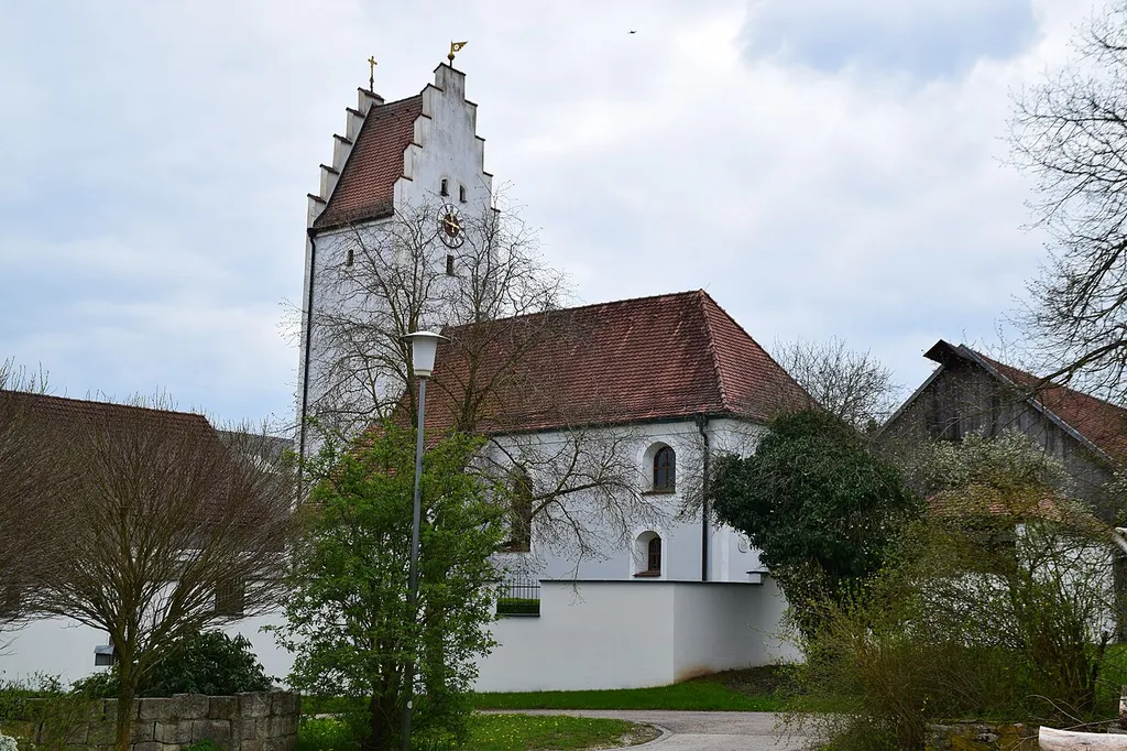 Saalbau mit Chorturm und Treppengiebeln