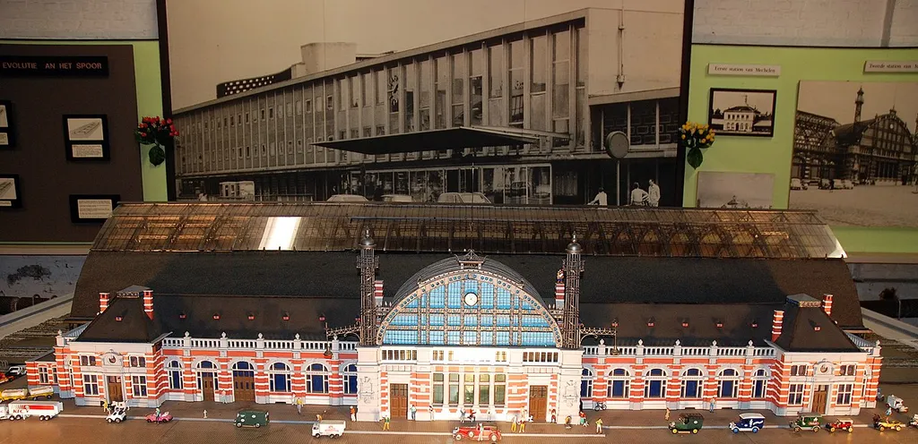 maquette van het spoorwegstation van Mechelen, België, gebouwd in 1888 en afgebroken in 1958-1960