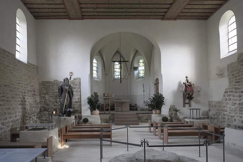 Katholische Filialkirche St. Benedikt in Sandau (Landsberg am Lech) im Landkreis Landsberg am Lech (Bayern/Deutschland), Innenraum
