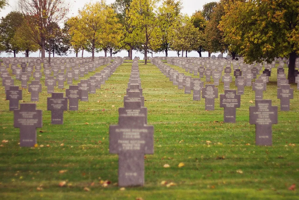 Maissemy (Aisne) Cimetière militaire allemand (flicrkuser1banaan) www.ipernity.com/home/banaan1/ 1banaan.tumblr.com.