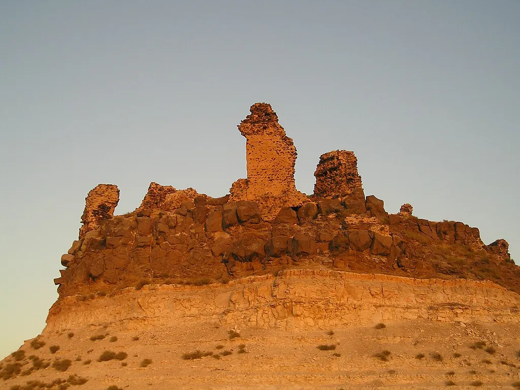 Shmemis (ash-Shmemis), Syria - ruins of the castle.