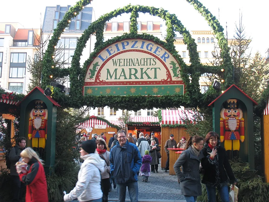 Eingang in den Leipziger Weihnachtsmarkt.
