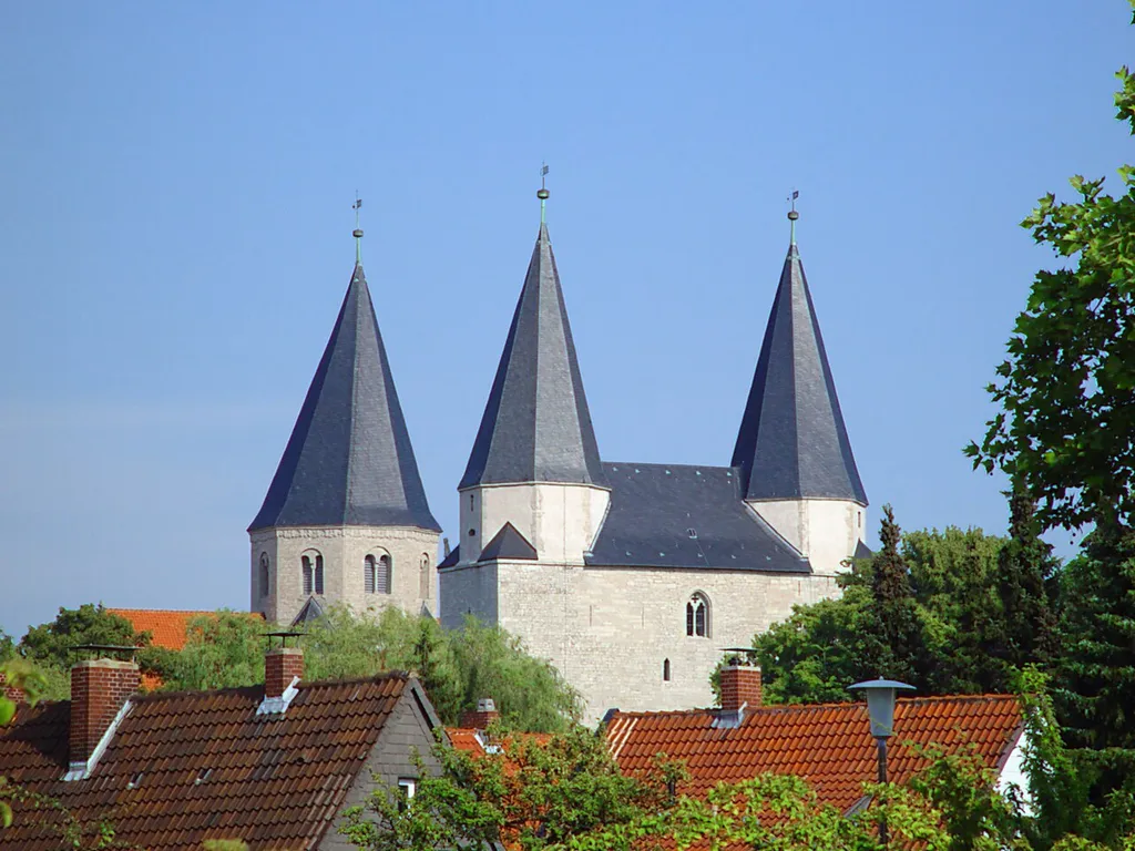 Beschreibung: Kaiserdom in Königslutter Aufnahmedatum: 24. Juni 2006 Fotograf: ArtMechanic
