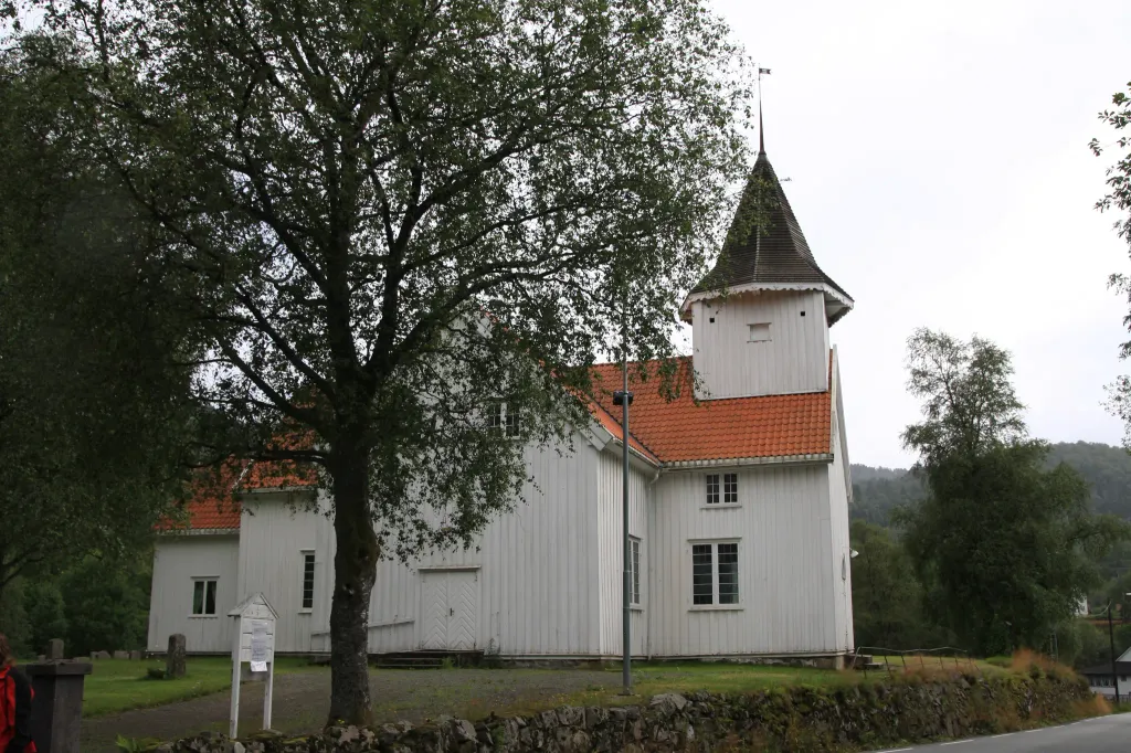 Bakke kirke