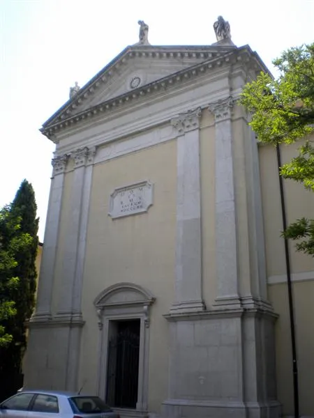 Facciata della chiesa delle Dimesse a Padova.