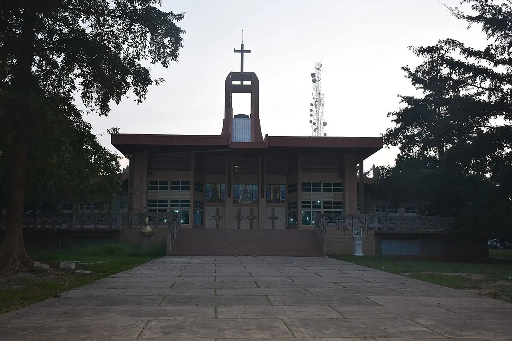 Cathédrale Saint-Pierre-Claver, Lokossa, Mono, Benin
