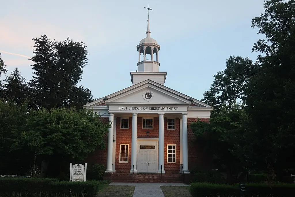 First Church of Christ, Scientist in Summit, NJ as seen from Springfield Avenue.