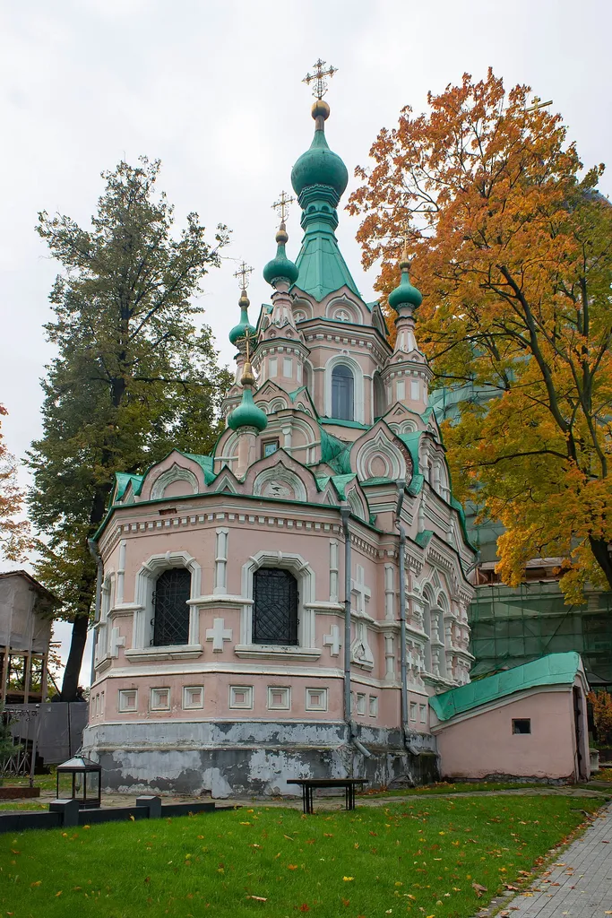 Церковь преподобного Иоанна Лествичника (часовня-усыпальница Терещенко): Донская площадь, 1, строение 17, Донской, Южный округ, Москва