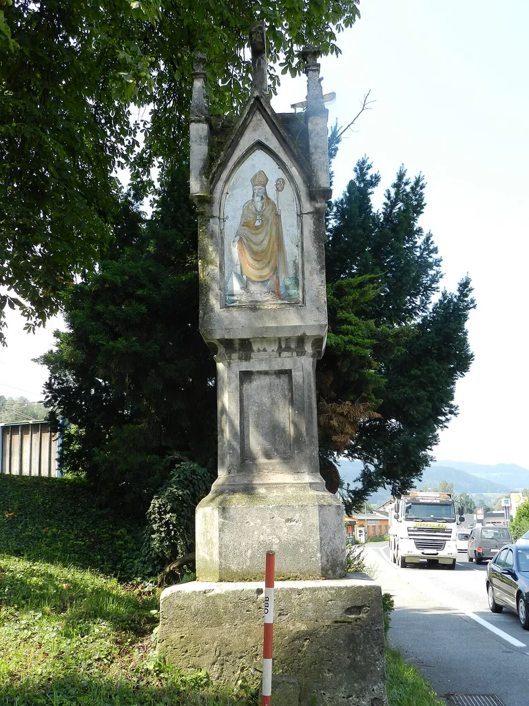 Wayside shrine on Leobnerstraße in Bruck an der Mur, Austria. View of eastern side.