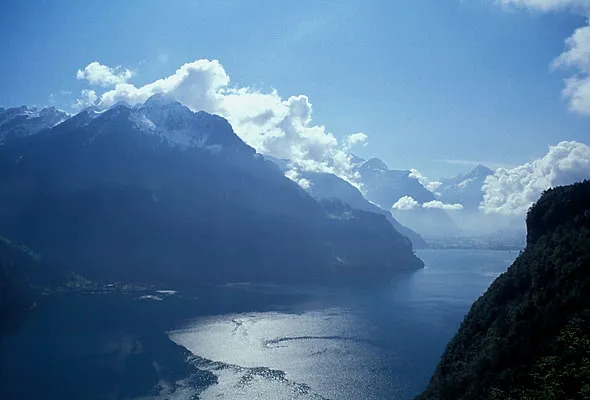Blick von Seelisberg auf den Vierwaldstättersee (Urnersee) bis nach Flüelen