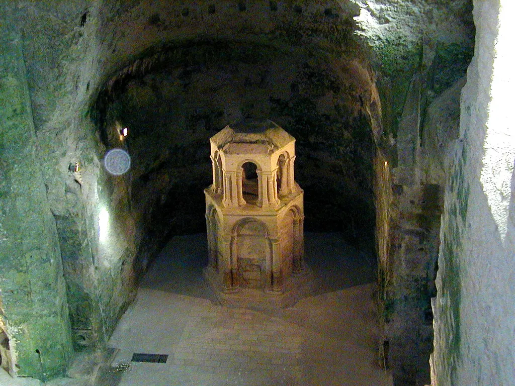 aubeterre église monolithe (réplique du st sépulcre)
