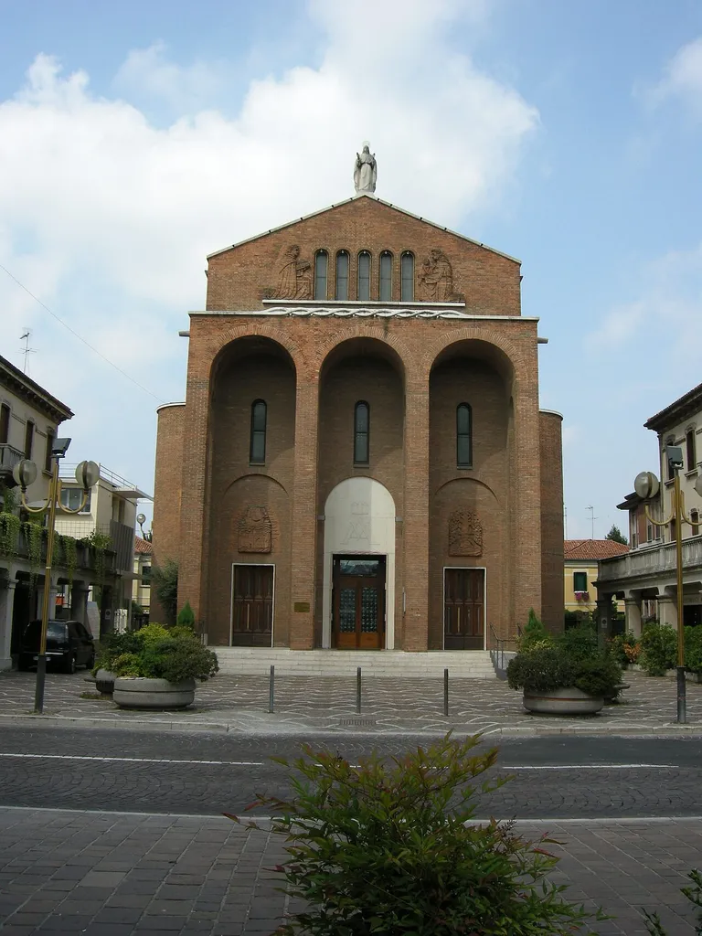 Mestre, santa maria immacolta di lourdes
