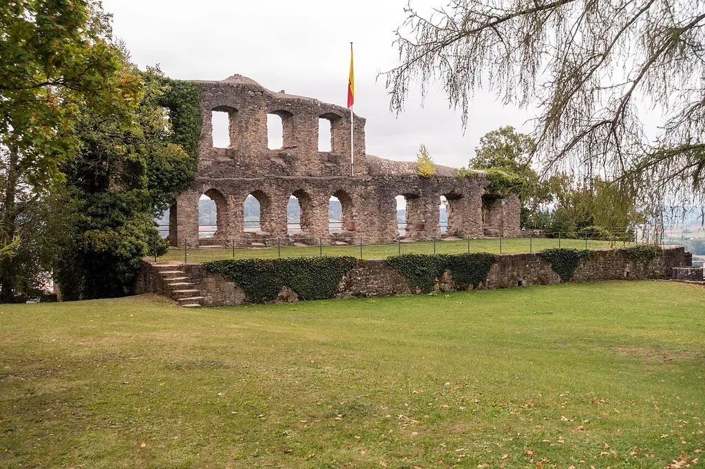 Palas, Ruine Karlburg, Karlstadt