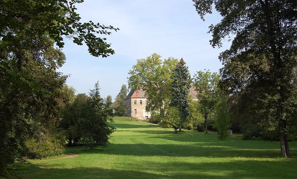 Schlosspark Dieskau, Blick zum Schloss