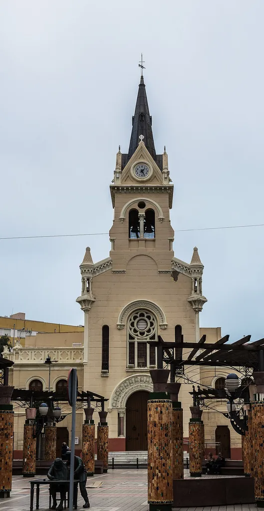 La iglesia del Sagrado Corazón es un templo católico neorrománico de la ciudad española de Melilla. Está situado en el ensanche modernista, en la plaza de Menéndez Pelayo, y forma parte del Conjunto Histórico Artístico de la Ciudad de Melilla, un Bien de Interés Cultural.