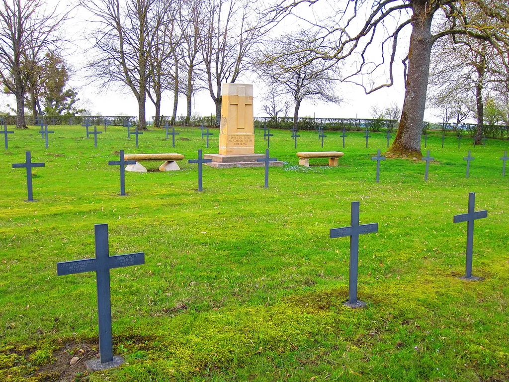 Romagne-sous-les-Côtes war cemetery deutsch