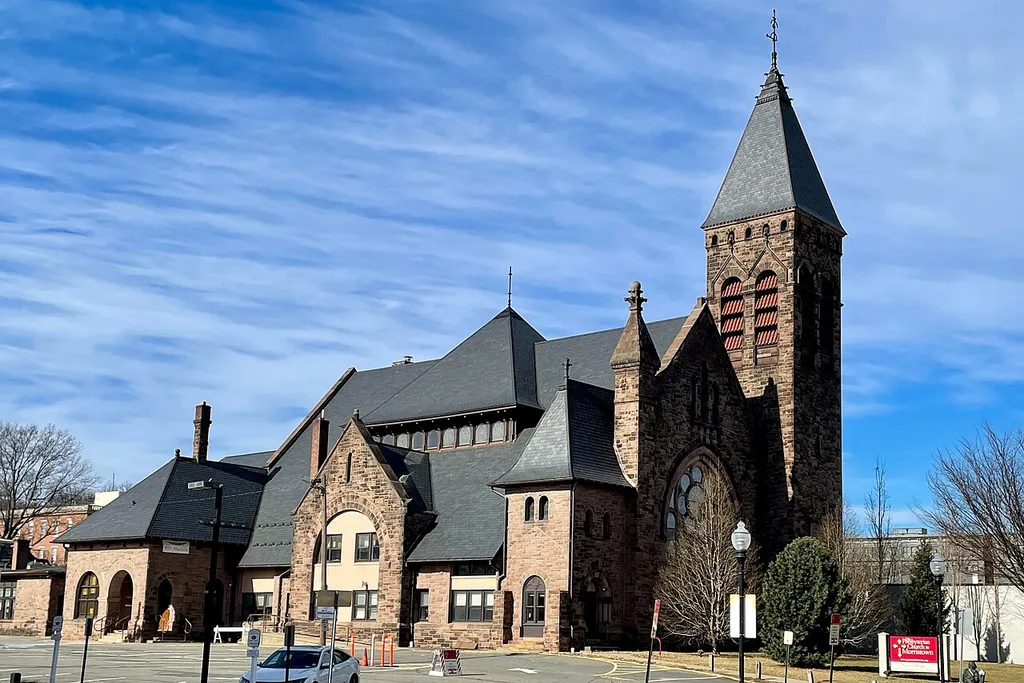 The South Street Presbyterian Church in Morristown, New Jersey. Key contributing property #419 of the Morristown District. This is an image of a place or building that is listed on the National Register of Historic Places in the United States of America. Its reference number is 73001126 (Wikidata).
