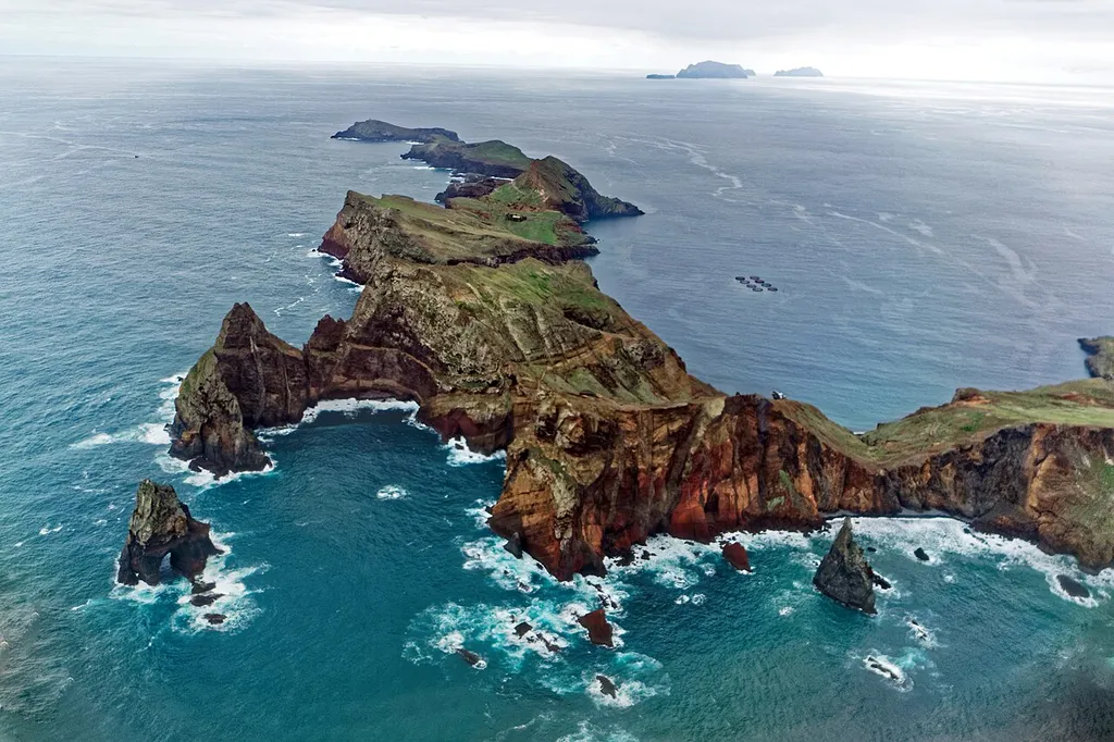 Die Ostspitze von Madeira aus dem Flugzeug gesehen.