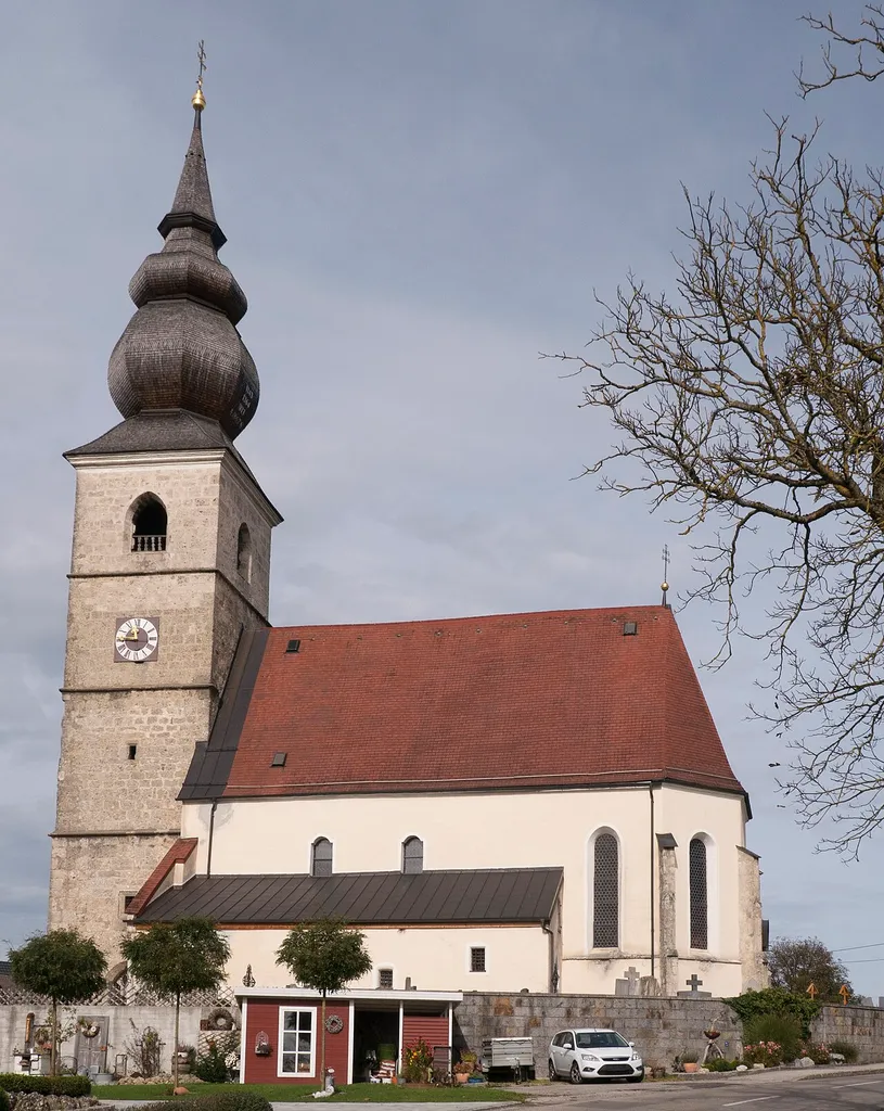 Kath. Pfarrkirche hl. Kunigunde und Friedhof