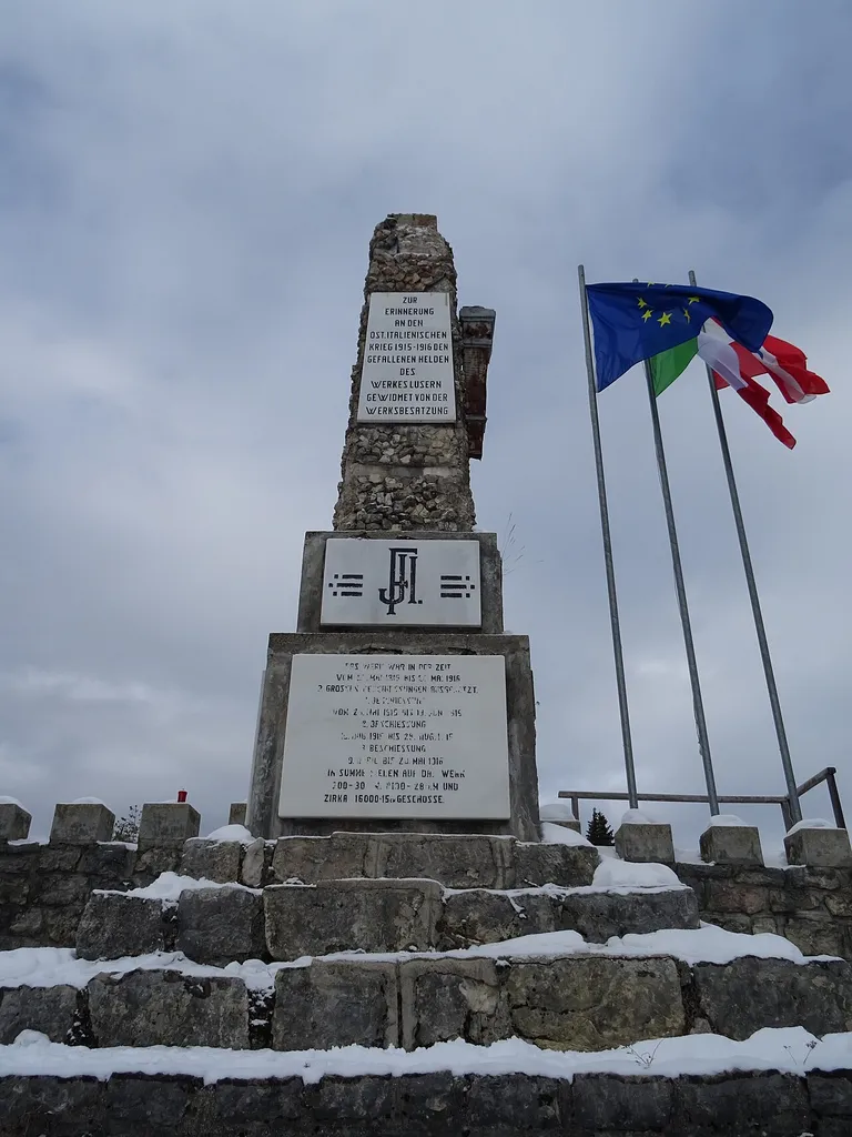 Forte Campo Luserna (Luserna, Trentino, Italy) - Memorial obelisk