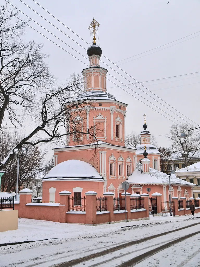 Moscow. New Year in Khokhlovsky Lane.