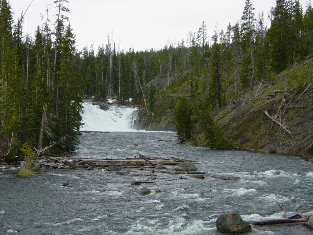 Lewis Falls, Yellowstone National Park, Wyoming, U.S.