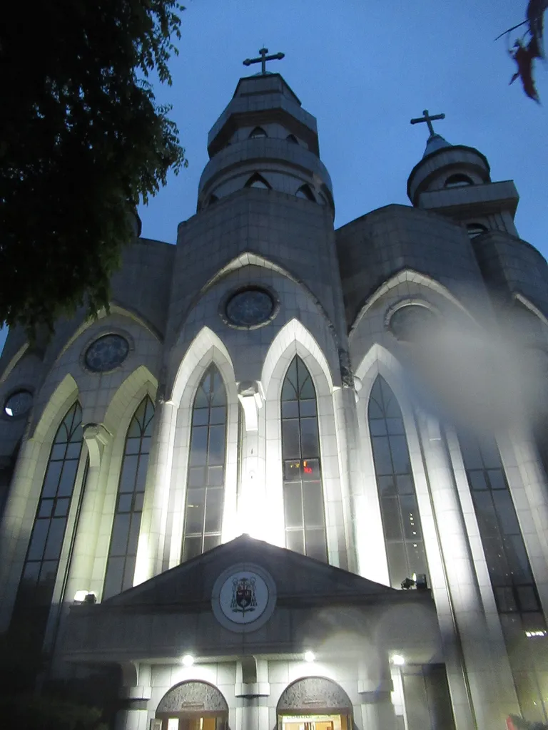 Facciata della cattedrale cattolica di Suwon