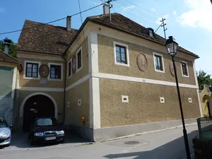 Salzburgerhof mit Gartenportal, Ummauerung und Scheune