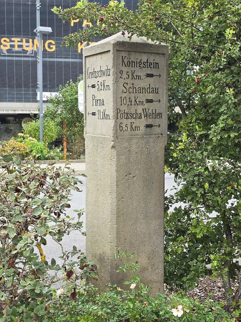 Historical signpost in Königstein; location: Am Königstein, near the parking garage