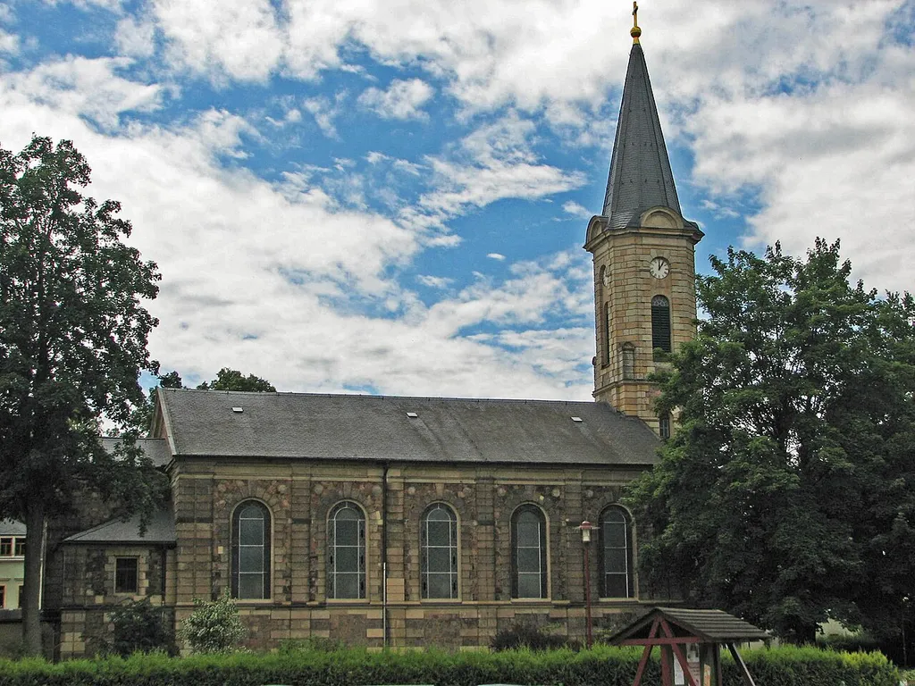 Die Emmauskirche in Freital-Potschappel.