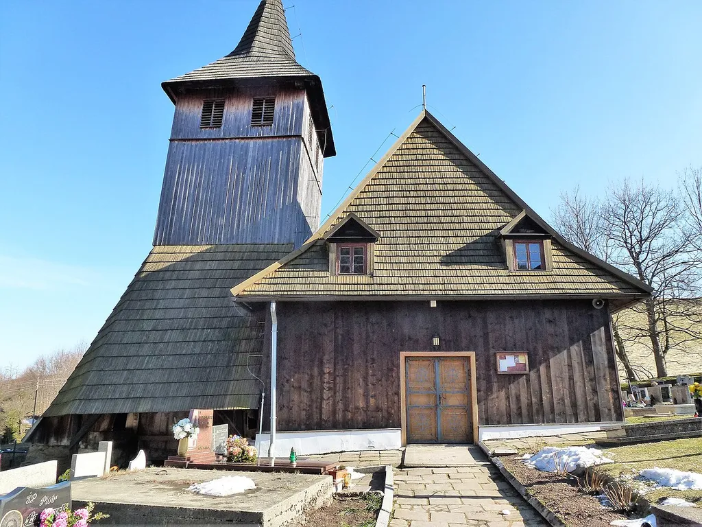 Grzmiaca, Kirche
