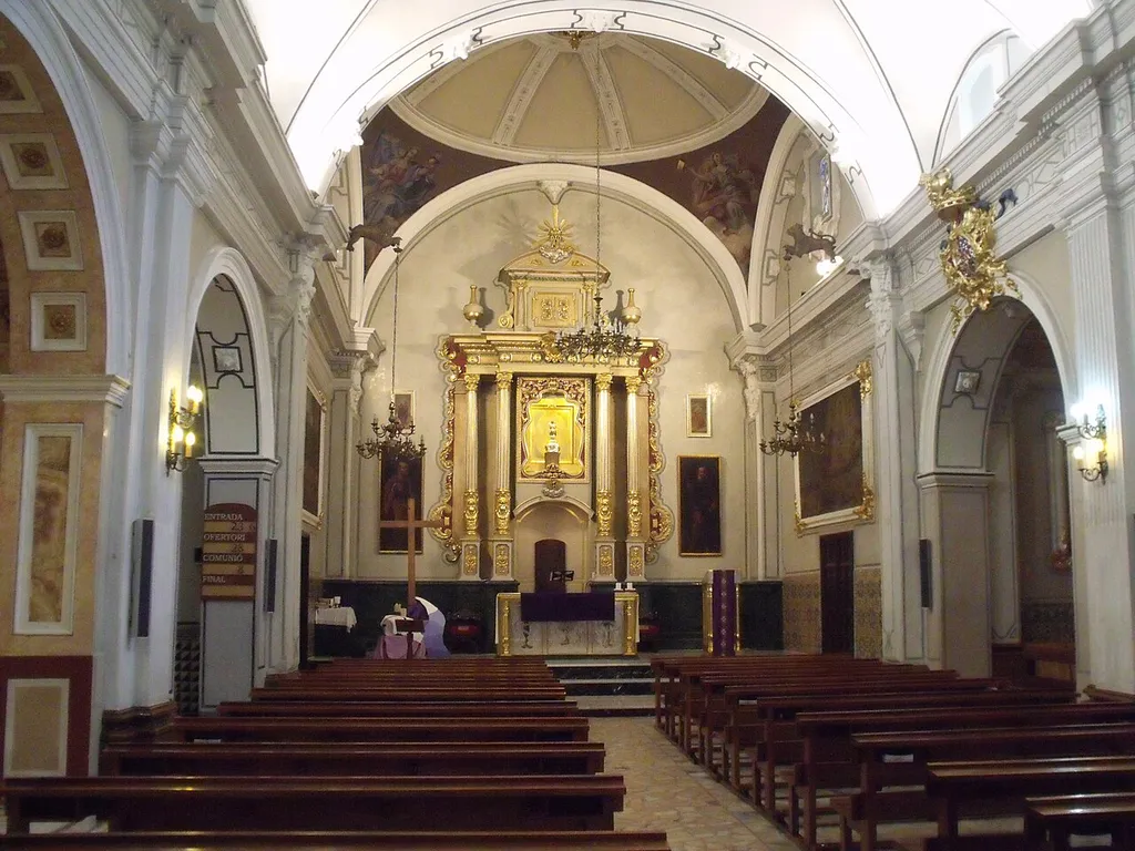 Nau central de l'Església Parroquial de la Mare de Déu de l'Olivar d'Alaquàs.