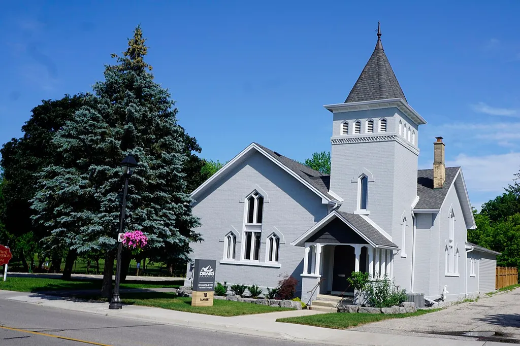 Former Hespeler Community Church (church building in Cambridge, Ontario)