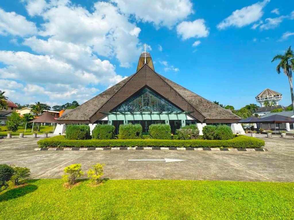 Tampak Luar Gereja Katedral Kuching