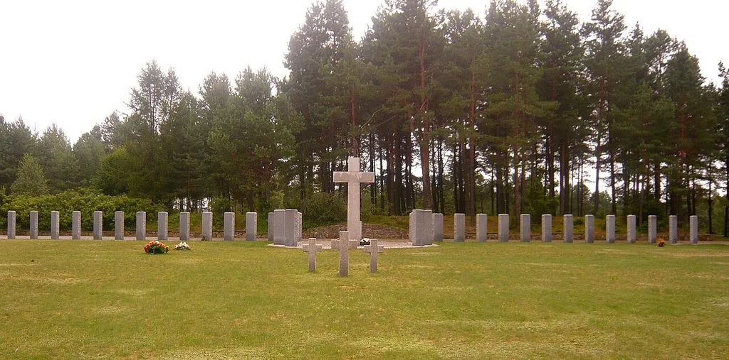 Cmentarz wojenny w Mławce
