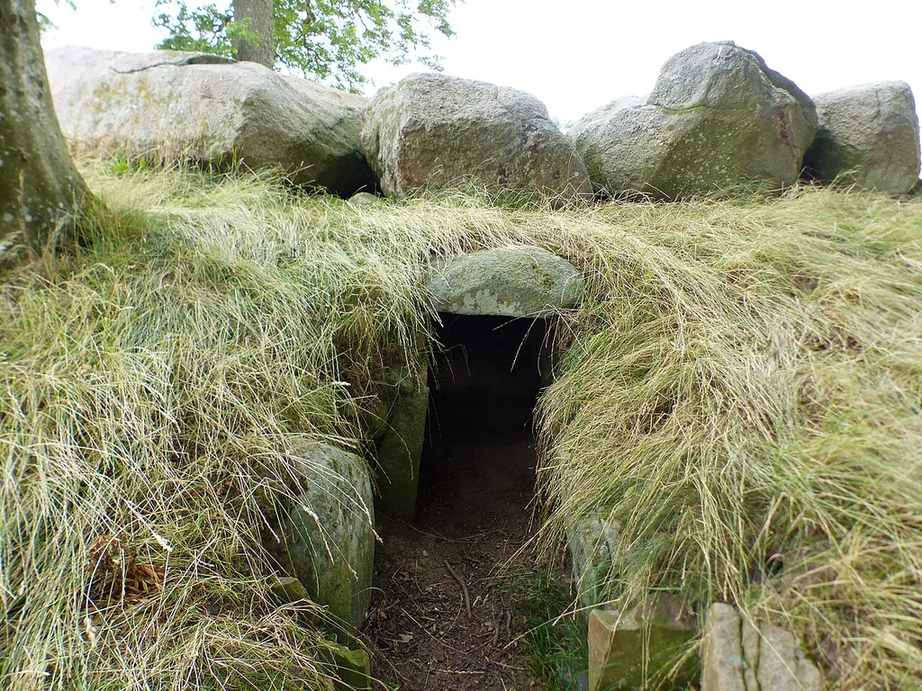 Lundestenen (Jættestue), Grabanlage, Nylars, Bornholm