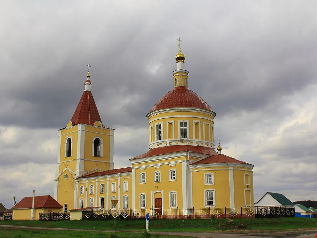 Трехсвятская церковь (Белгородская область, Строитель, село Стригуны)