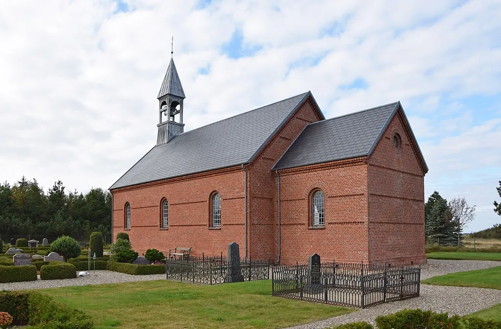Mosevrå Kirke, von Südosten, Okt 2015