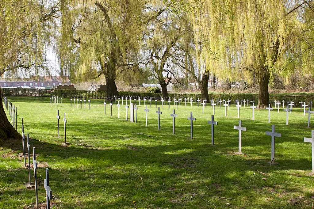 Deutscher Soldatenfriedhof Pont-de-Nieppe