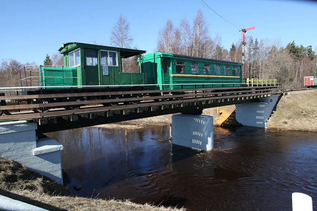 Avinurme kitsarööpalise raudtee rong ja sild