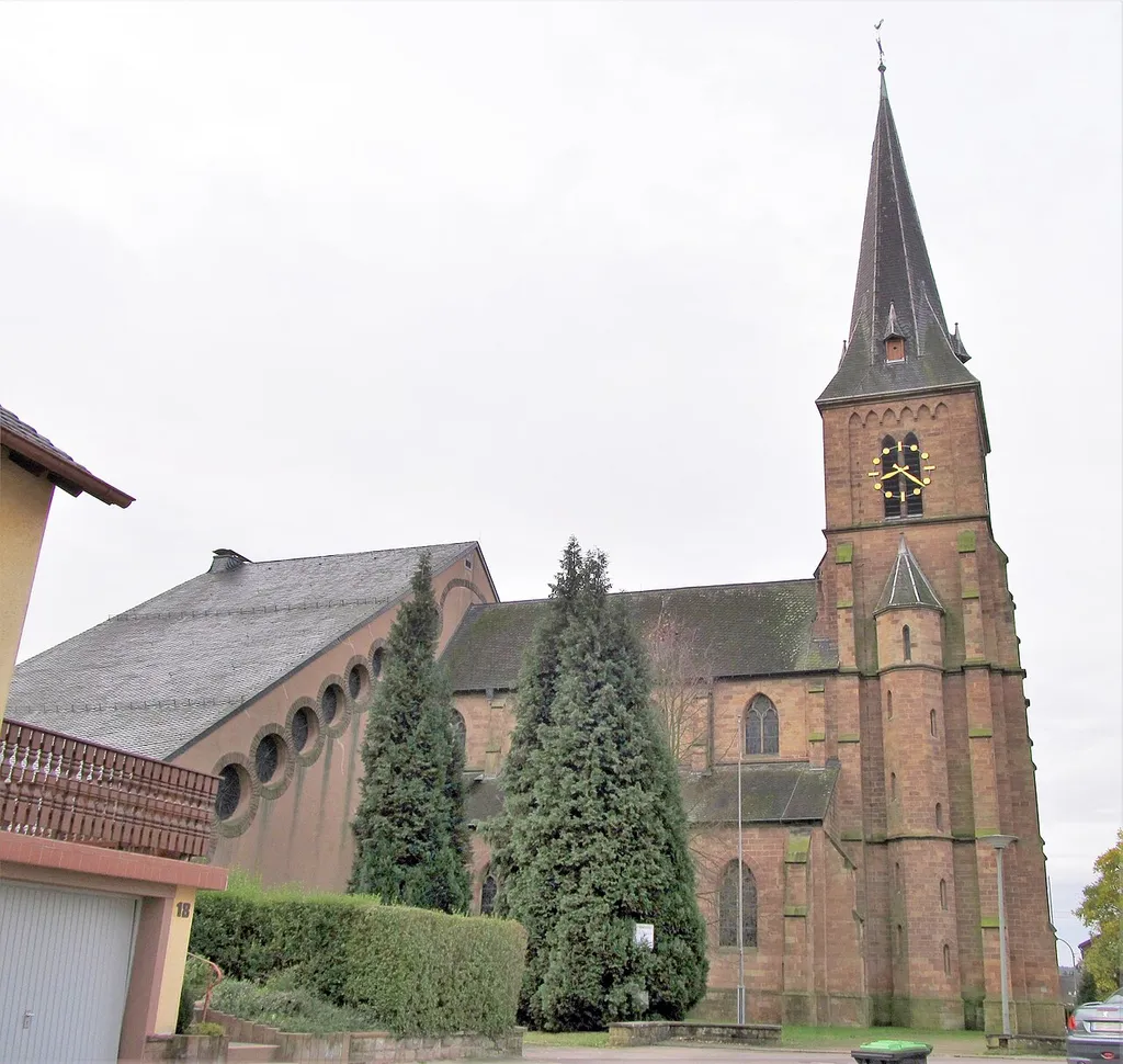 Die katholische Liebfrauenkirche in Püttlingen, Saarland