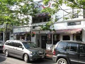 Entertainment Cinemas Edgartown 2