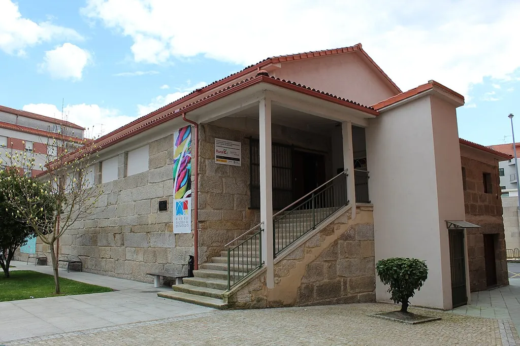Imaxe do edifício que ocupa o MUGAE
