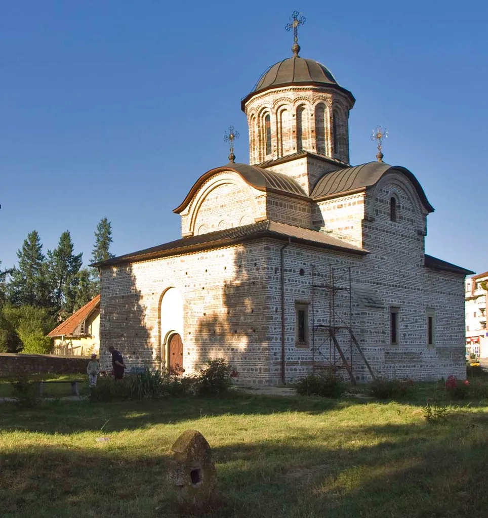 Curtea de Argeş, Biserica Domnească Sf. Nicolae Vedere din incintă.