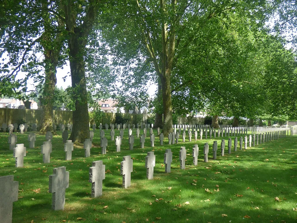 Vue sur le cimetière militaire allemand de Billy-Montigny en juin 2019.