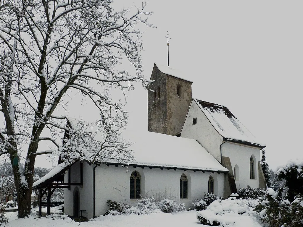 Die reformierte Kirche St. Michael von Bremgarten bei Bern im Winter