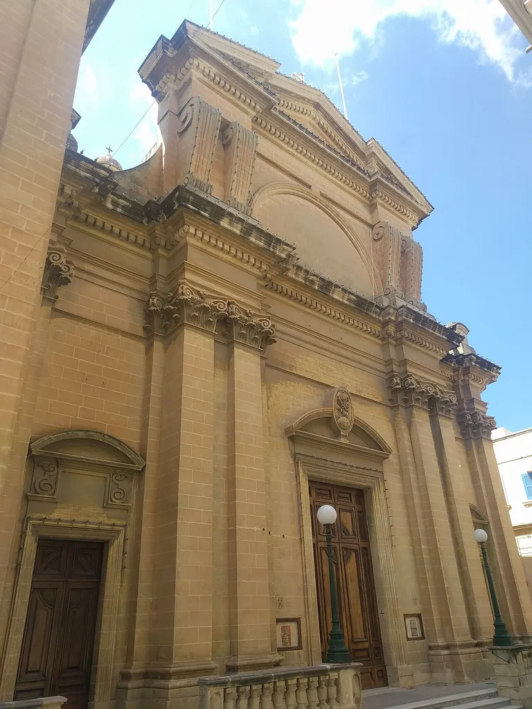 This media is about Maltese cultural property with inventory number 00715.