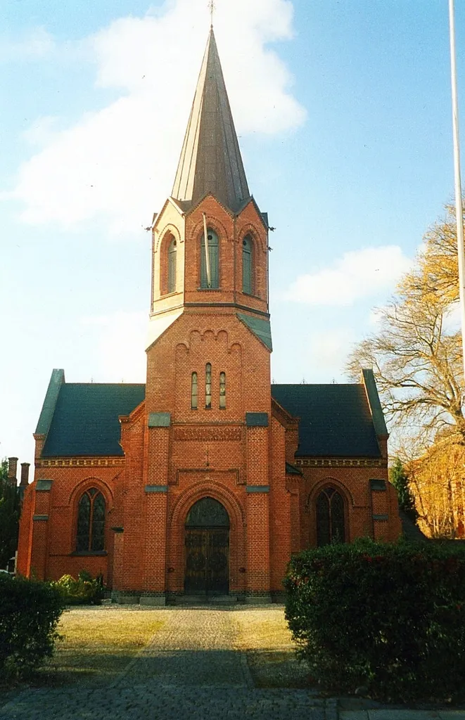 Sankt Andreas Kirke (katolsk), Kollegievej 2, Charlottenlund