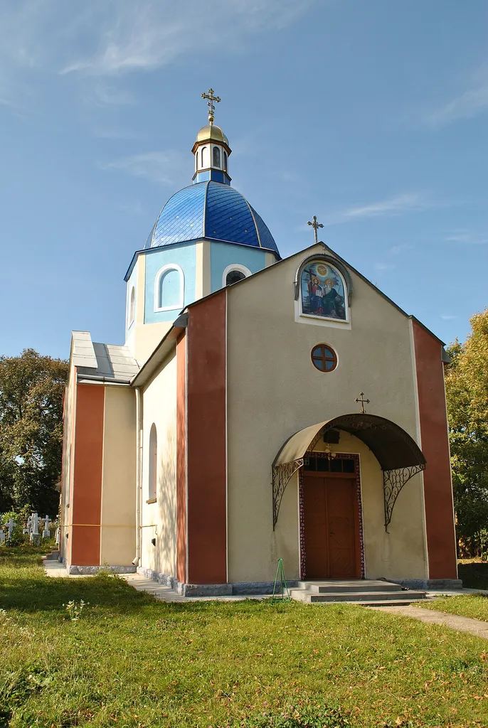 Церква Святого Духа (мур.) в селі Білявинці Бучацького району Тернопільської області.